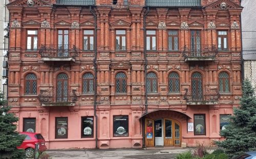 Що насправді означають масонські знаки на старовинних фасадах Дніпра: розслідування істориків