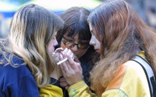 Кожен п'ятий підліток - із вейпом: Дніпропетровщина б’є антирекорди за кількістю курців