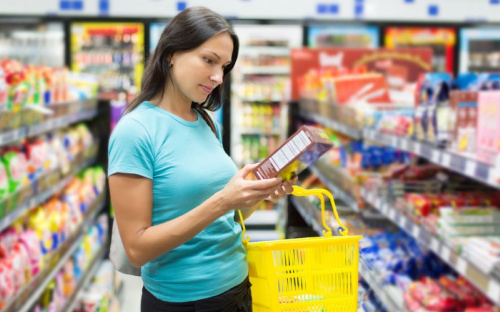 Маркування продуктів у супермаркетах зміниться з 1 жовтня: що зникне з полиць