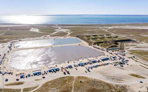 Українське Мертве море: де на Дніпропетровщині ховається цілюще озеро та що лікують його грязі