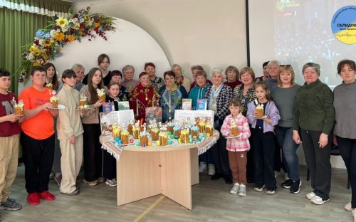 У Кам’янському великодні майстер-класи об’єднали родини переселенців із Селидівської громади