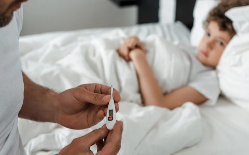 Сезонне зростання ГРВІ на Дніпропетровщині: медики попереджають про ризики через старт навчального року