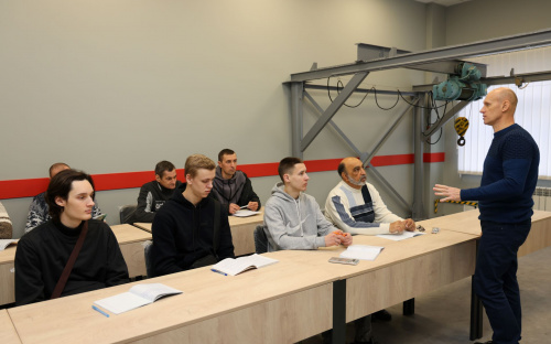 Навчання у комфортних умовах: працівники Каметсталі освоюють нову професію
