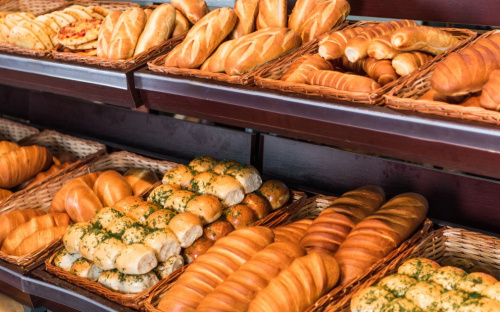 Хліб, молоко, м’ясо і не лише: виробники підвищили ціни на продукти в Україні - Держстат