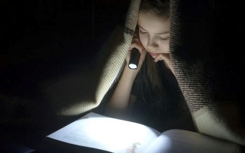 Відключення світла у Кам'янському 7 червня: масштабні ремонтні роботи, перелік адрес та поради експертів