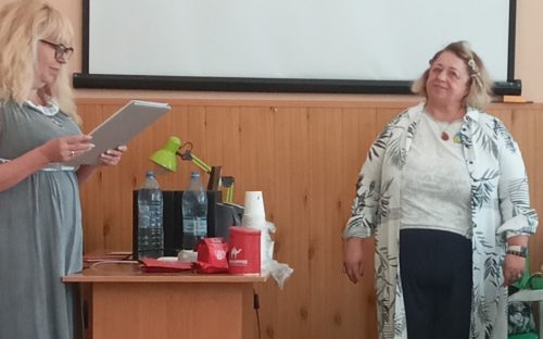 Галина Кулага відкрила осінню виставку в Кам’янському: мрійлива осінь на полотнах художниці