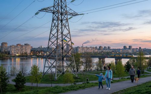 Світло на Дніпропетровщині 11 квітня: ДТЕК та Укренерго зробили заяву щодо стану мереж та графіків