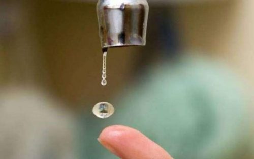 Частина мешканців Кам'янського залишилися без води: у чому причина