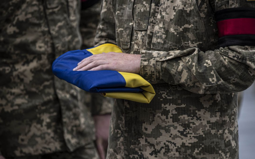 Гроші на майбутнє чи заморожений капітал: Комітет ВР підтримав нові правила виплат дітям загиблих військових