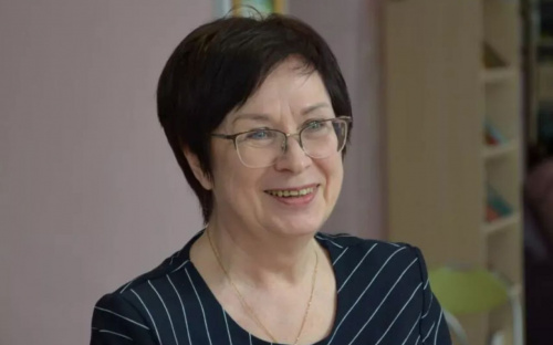Економістка з Кам’янського змінила цифри на стрічки: історія майстрині, яка надихає