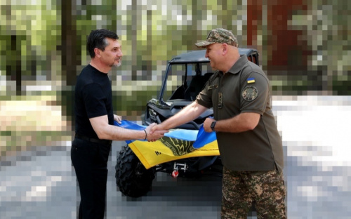 Метінвест передав бійцям Нацгвардії всюдихід вартістю 1,2 млн гривень