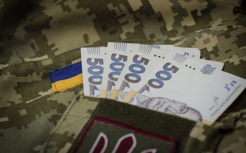 Гарантії для мобілізованих: чи зберігаються робота та зарплата, поки працівник у ЗСУ