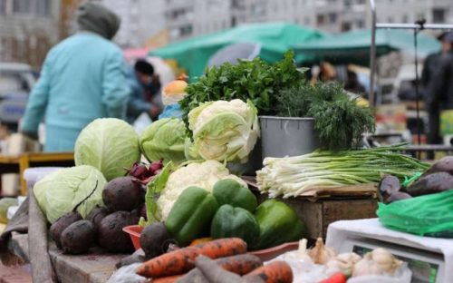 Ярмарок у Кам'янському: містянам пропонують свіжі продукти та товари від місцевих виробників