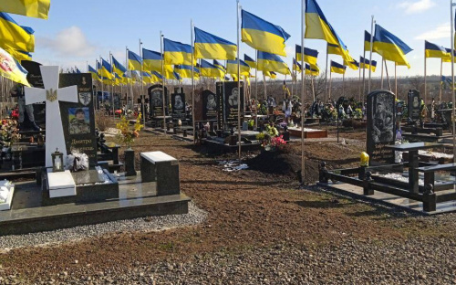 Подвиг не забудеться: у Жовтих Водах відкриють Алею Слави на честь загиблих воїнів