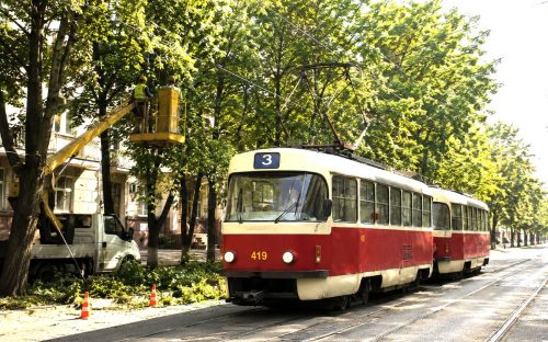 Обрізка дерев на проспекті Свободи: як курсуватимуть 17 червня трамваї у Кам’янському