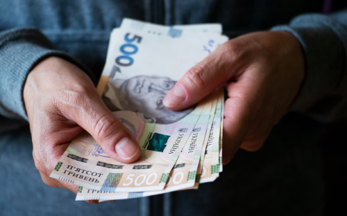 Хто з пенсіонерів має право на надбавку 13 тисяч гривень до пенсії 