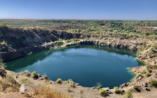 Більше ніж Блакитне озеро: де на Дніпропетровщині шукати природні джерела з придатною для пиття водою
