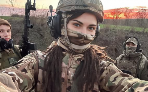 Нескорена і відважна: військова з позивним «Висота» з Кам'янського району підкорила найвищу гору Африки