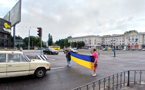 Без примусу, лише з повагою: як хвилина мовчання о 9-й стає новою українською традицією