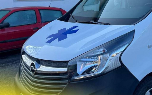 Волонтери з Кам’янського отримали медичний евакуаційний автомобіль для порятунку поранених