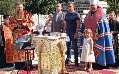 У Кам'янському заклали капсулу під будівництво першого на Дніпропетровщині сучасного храму ПЦУ