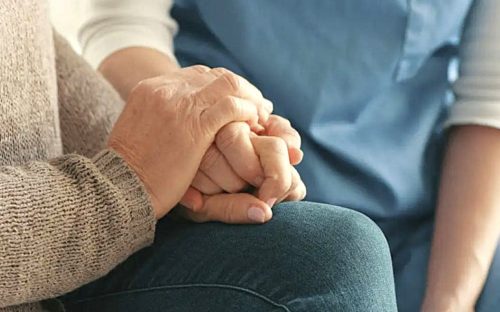 «Ковдра турботи»: у Кам’янському стартує програма підтримки батьків та дружин загиблих воїнів