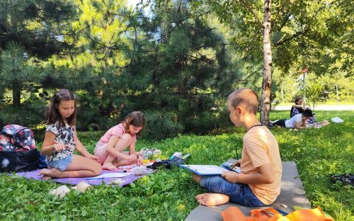 Листівки з теплом: кам'янське видавництво 