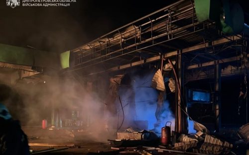 Нічна атака БПЛА на Дніпропетровщину: у Кам’янському через влучання дрона горіла АЗС