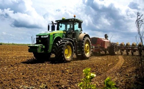 Попри обстріли та ризики: аграрії Дніпропетровщини засіяли понад мільйон гектарів ярих культур