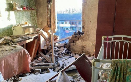 Побиті будинки та понівечене підприємство: які наслідки обстрілу Кам'янського 13 березня