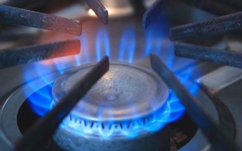 Деяких українців остаточно звільнили від платіжок за доставку газу та техобслуговування: хто в списку
