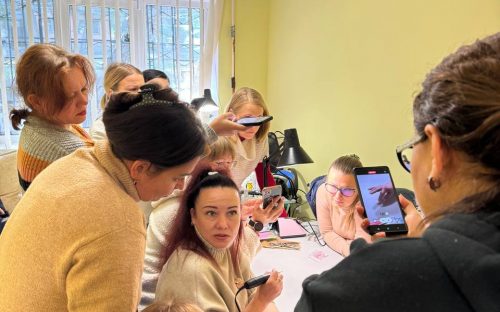 Жінки у Кам'янському успішно вчаться розвивати бізнес у сфері краси - подробиці