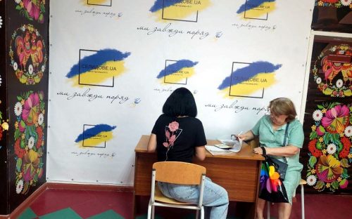 У Кам'янському працює центр підтримки жителів Селидівської громади: яку допомогу надають переселенцям