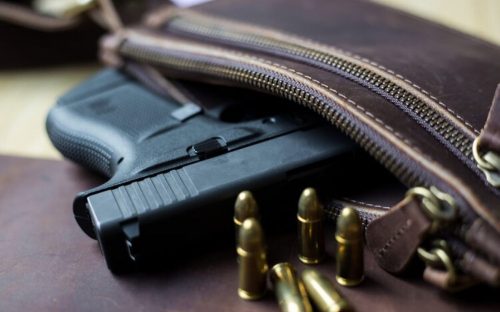 У Кам`янському районі громадяни активно декларують в поліції знайдену зброю - подробиці від правоохоронців