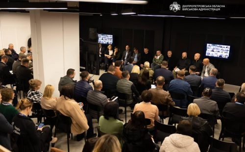 Житло та інтеграція: на Дніпропетровщині Міністр та народні депутати обговорили нові рішення для підтримки ВПО