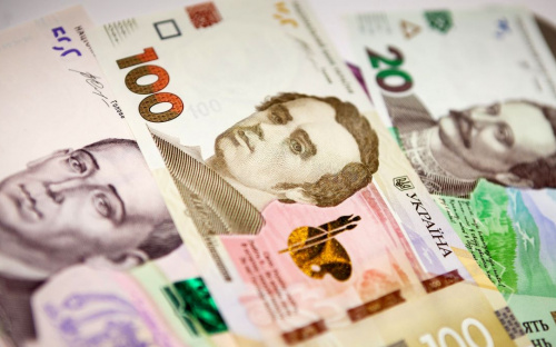 Допомогу вразливим категоріям  українців продовжили до кінця липня 2025 року: хто отримає виплати