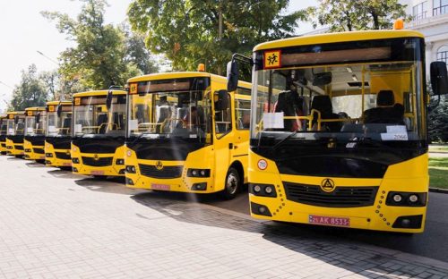 Громада Кам'янського району отримала шкільний автобус від ДніпроОВА