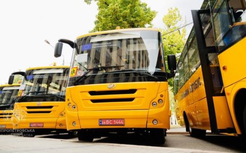 Громада Кам'янського району вперше отримала шкільний автобус з місцями для для дітей з особливими освітніми потребами