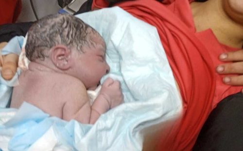 Першого народила у 12 років: стали відомі деталі про 16-річну матір трьох дітей з Кам'янського