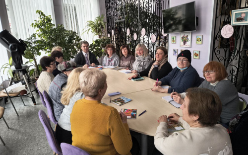 У Кам’янському для людей поважного віку організували безоплатні курси вивчення англійської мови