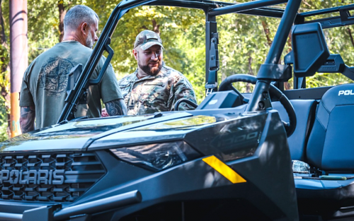 Маневрені та швидкі: Метінвест передав нацгвардійцям багі та мотоцикли