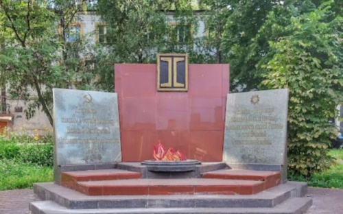 На Дніпропетровщині демонтували “найбільш крінжовий”  радянський пам’ятник