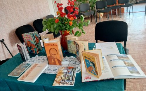 «Ми – книголюби!»: у Кам’янському відбувся теплий захід до Всесвітнього дня любителів книги