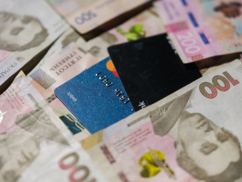 Чому затримують виплати ВПО у лютому 2026 – причини та що робити