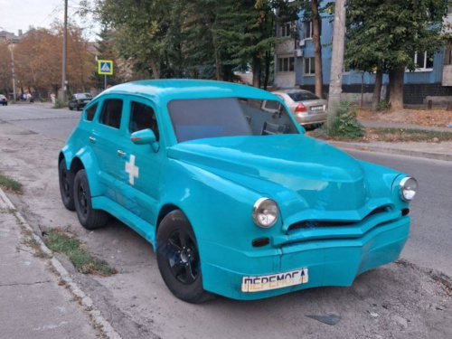 На Дніпропетровщині помітили унікальний шестиколісний автомобіль «ПЕРЕМОГА»: кому він належить