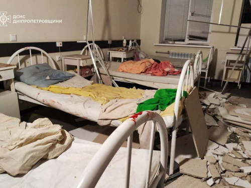 У Дніпрі борються за життя вагітної з Кам’янського: поранення після ракетного удару виявилися критичними