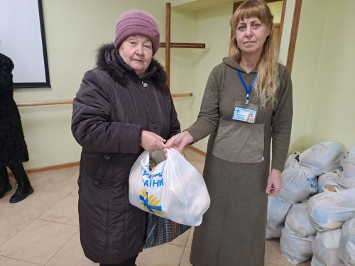 У Кам'янському переселенцям надали екстрену допомогу - подробиці