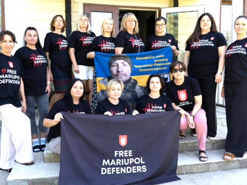 Родини оборонців Маріуполя пройшли програму психологічного відновлення в Карпатах