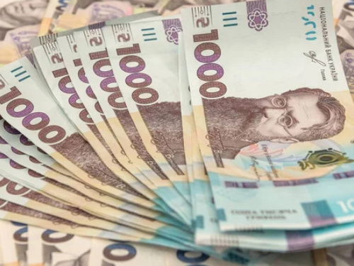 Нова тисяча від держави: хто з українців отримає безповоротну допомогу та як оформити заявку