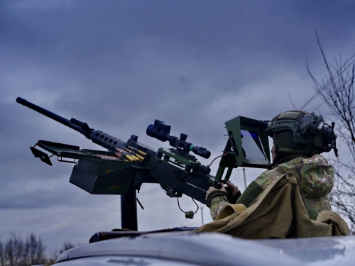 Траса під вогнем та полювання дронів: ворог намагається перерізати логістику Дніпропетровщини